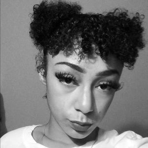 Meet your Posher, Serenay